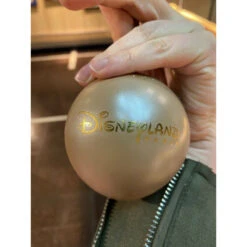 Dreamland Soldes -Dreamland Soldes boule de noel rox et rouky dore disneyland paris 1 1